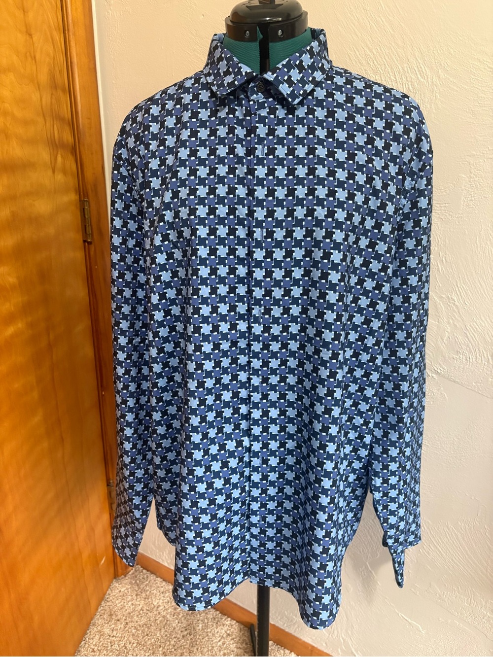 Perry Ellis Navy and Light Blue Geometric Button-Down Shirt